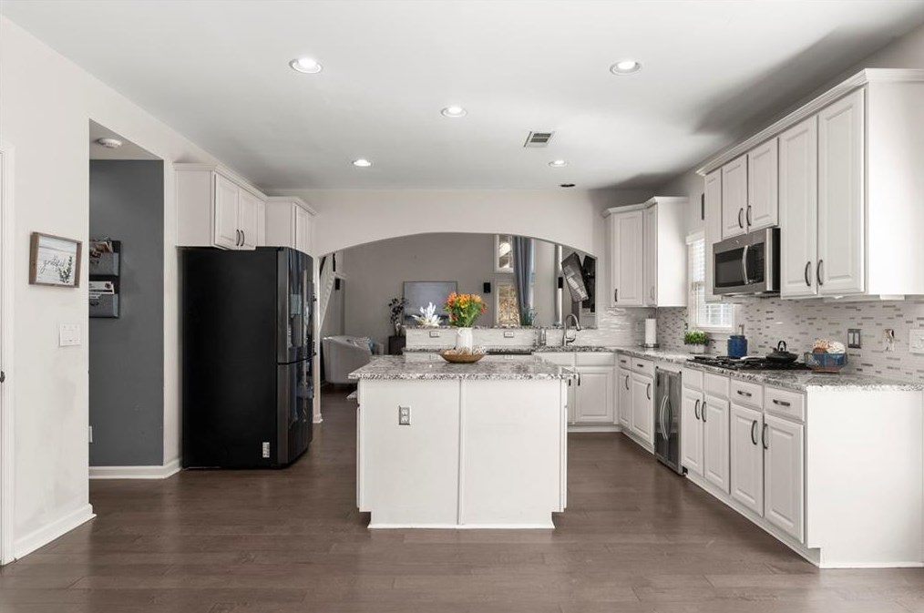 152 Ennisbrook Dr, Smyrna GA  30082-2447 exterior