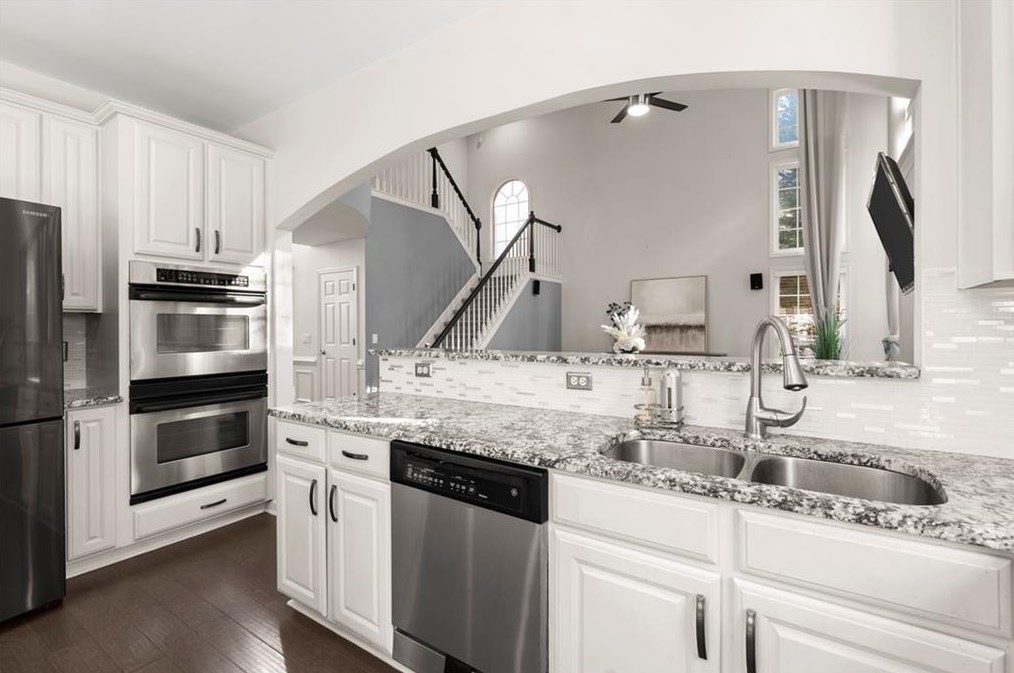 152 Ennisbrook Dr, Smyrna GA  30082-2447 exterior