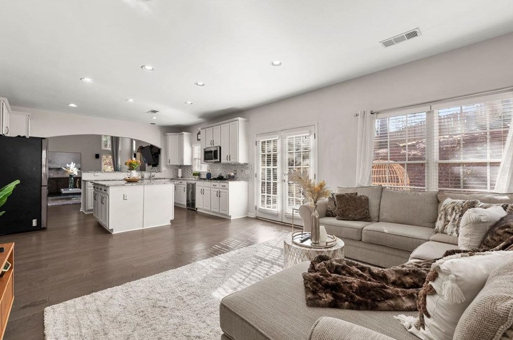 152 Ennisbrook Dr, Smyrna GA  30082-2447 exterior