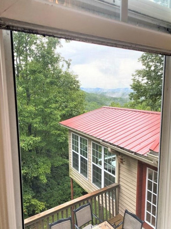 422 Laurel Ridge Rd, Cleveland, GA 30528