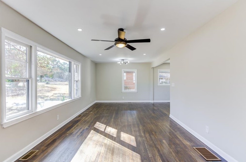 1073 Canal St, Decatur GA  30032-2302 exterior