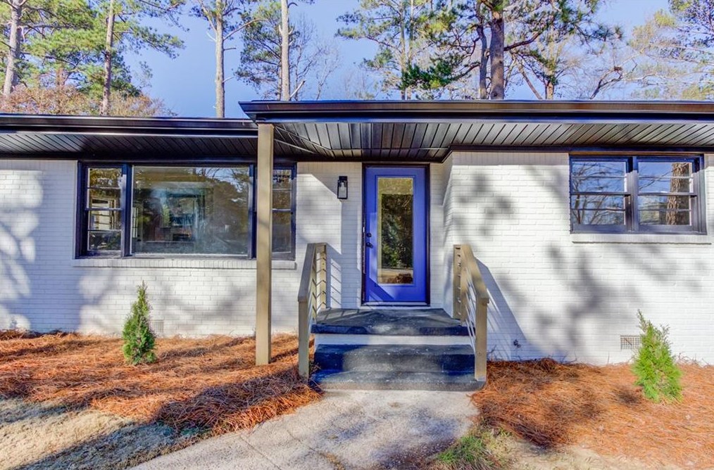 1073 Canal St, Decatur GA  30032-2302 exterior