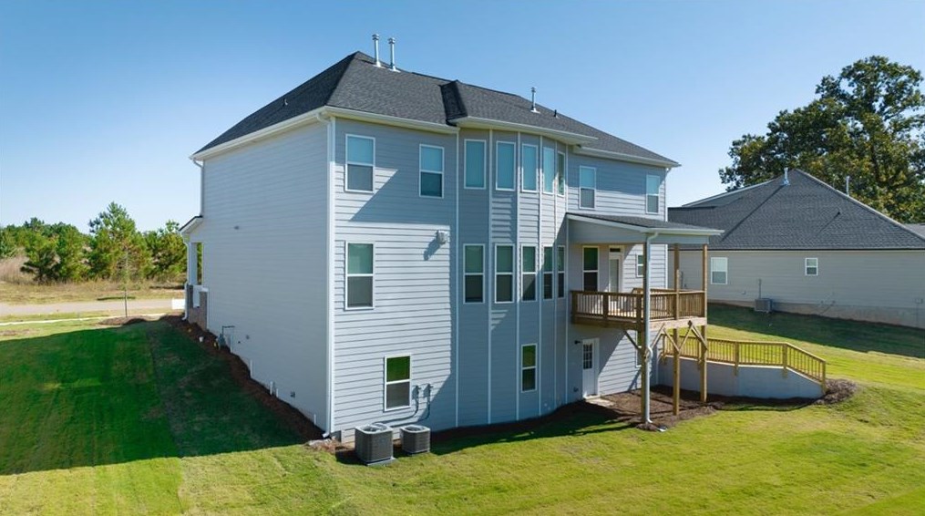 1001 Hawthorne Cir, Madison, GA 30650