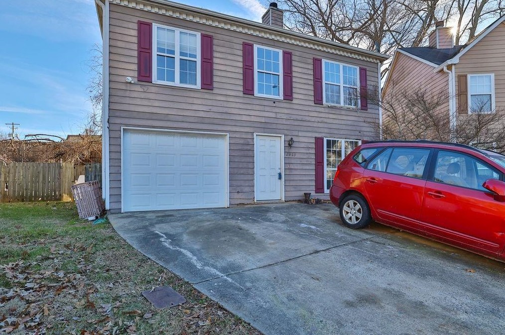 2323 Kissing Tree Ln, Smyrna, GA 30080-1572