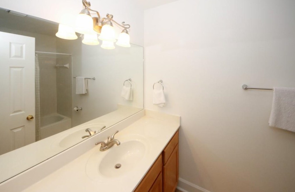 33 Mount Vernon Cir, Atlanta GA  30338-5433 exterior