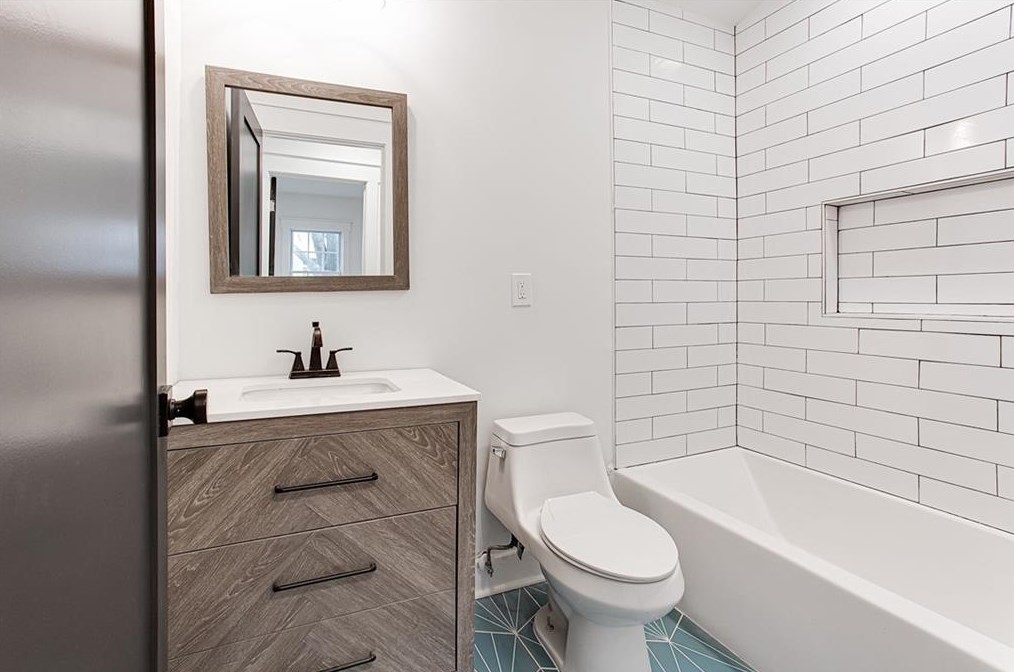 2491 Amelia Ave, Decatur GA  30032-3211 exterior