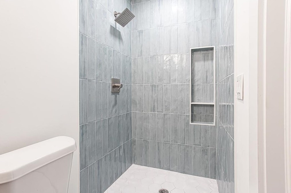 2491 Amelia Ave, Decatur GA  30032-3211 exterior