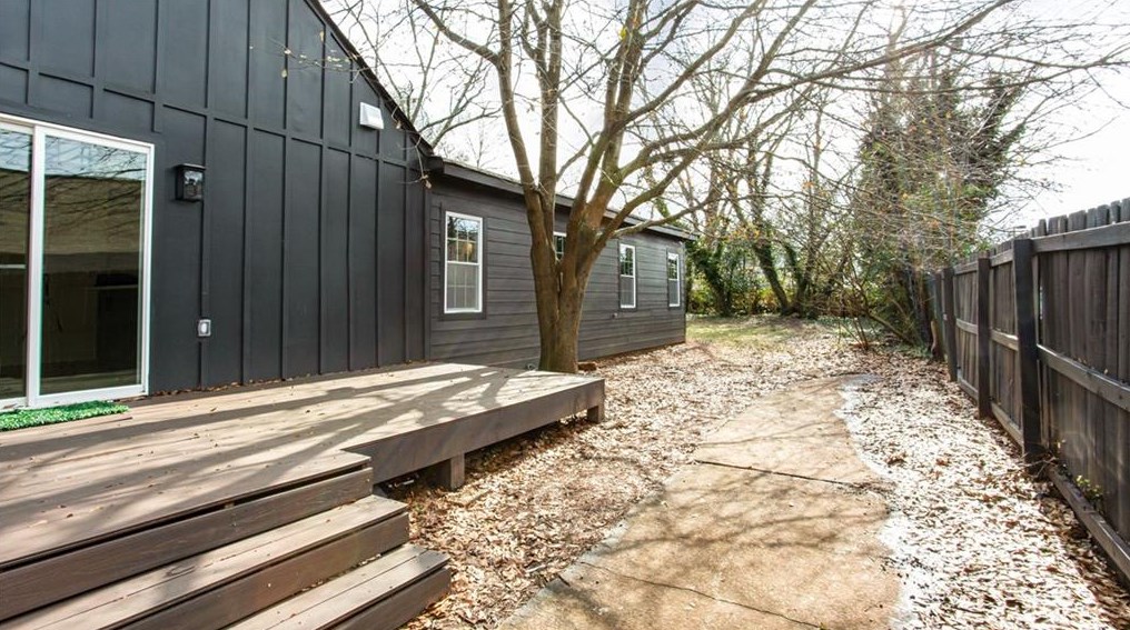 2491 Amelia Ave, Decatur GA  30032-3211 exterior