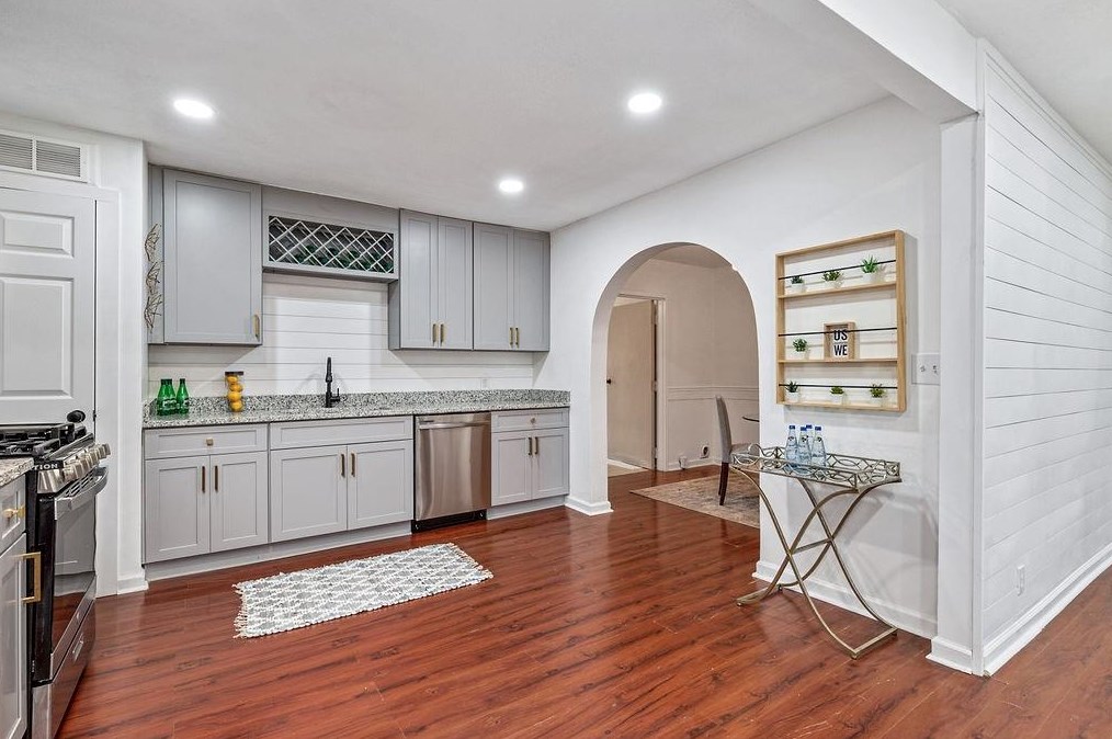 5430 Carol Cir Sw, Mableton, GA 30126