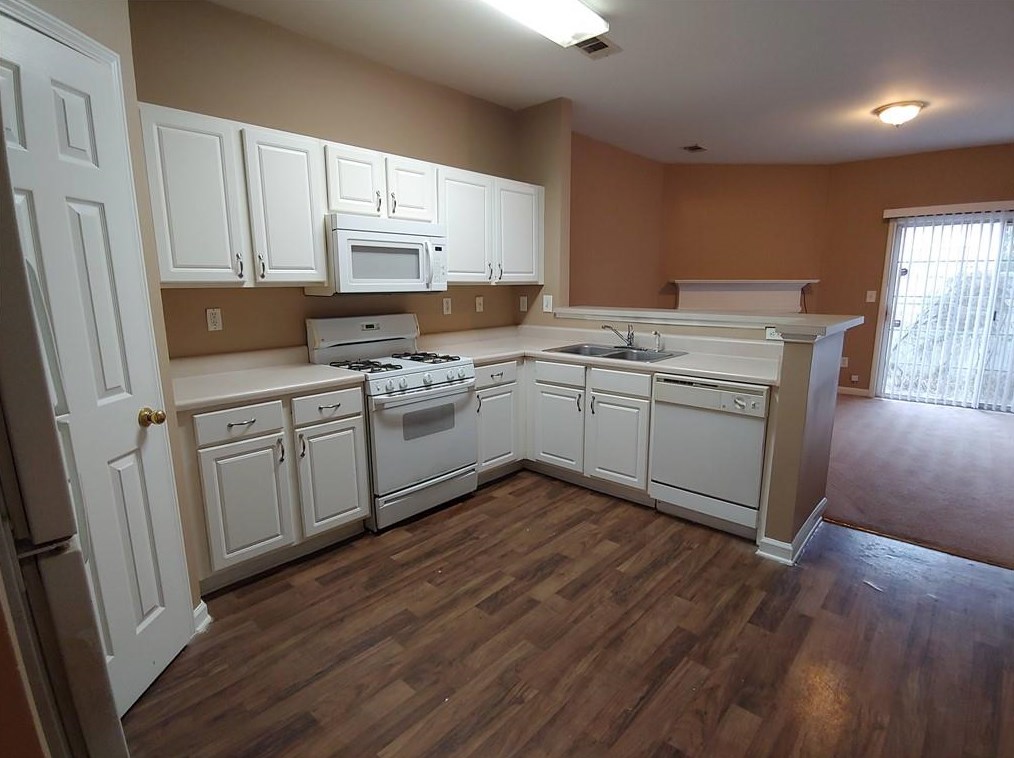 1522 Cove Creek Cir, Norcross, GA 30093