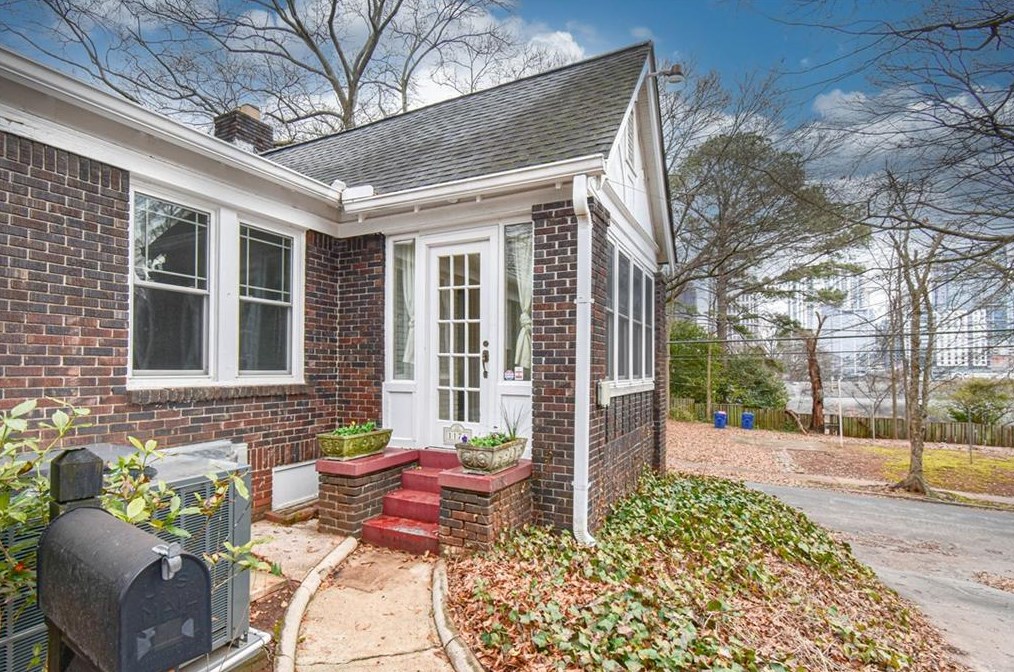 1176 Holly St Nw, Atlanta, GA 30318