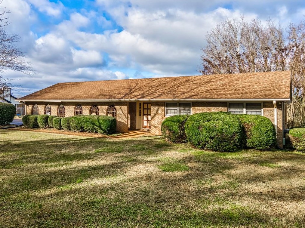 3843 Univeter Rd, Holly Springs, GA 30115