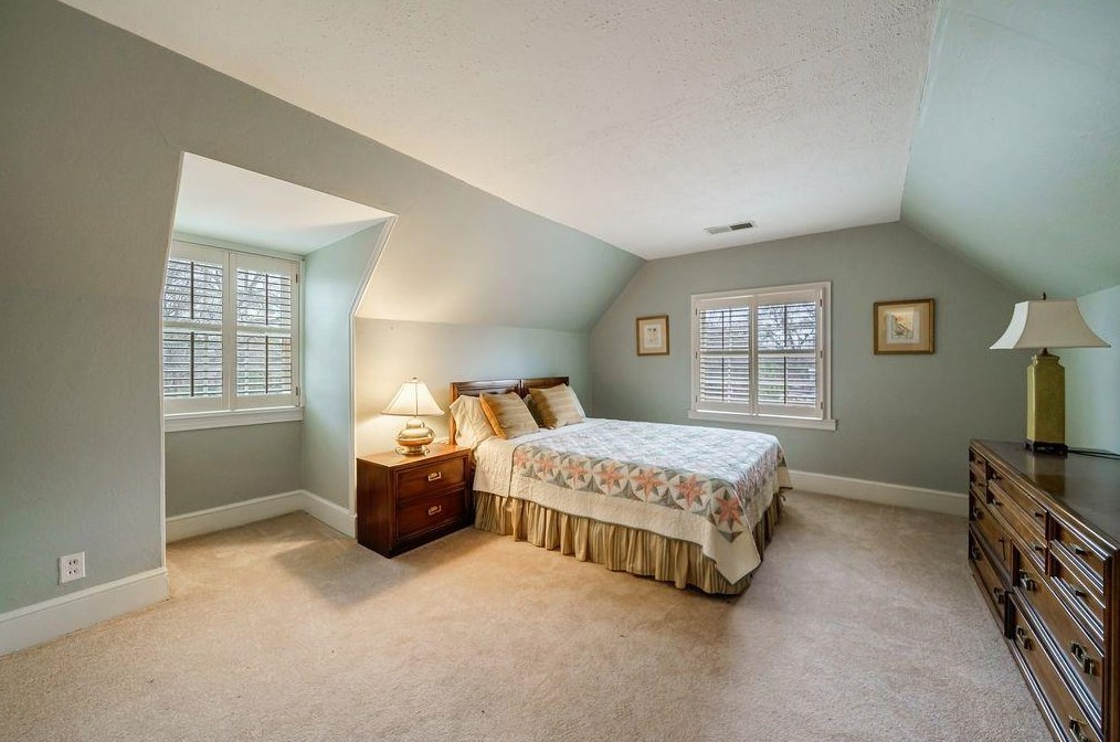 380 Hascall Rd, Atlanta GA  30309-2224 exterior
