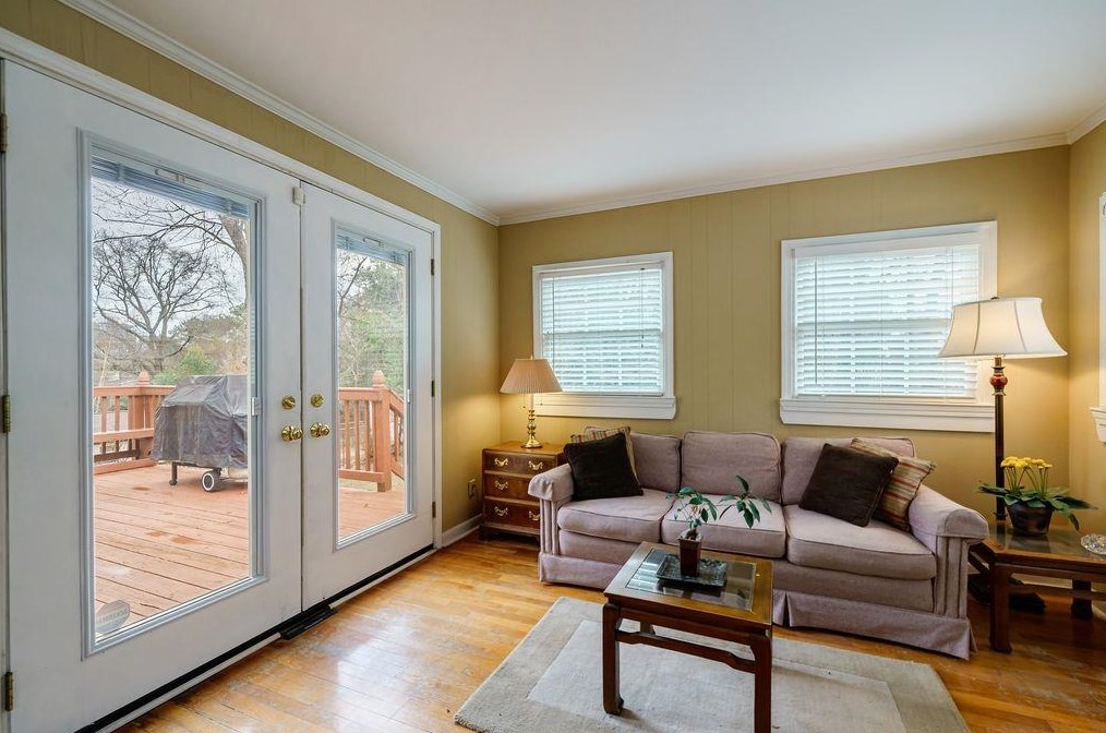 380 Hascall Rd, Atlanta GA  30309-2224 exterior