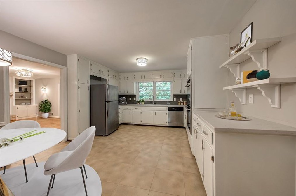 110 Wyndham Dr, Atlanta GA  30328-2045 exterior