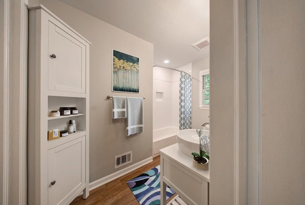 110 Wyndham Dr, Atlanta GA  30328-2045 exterior