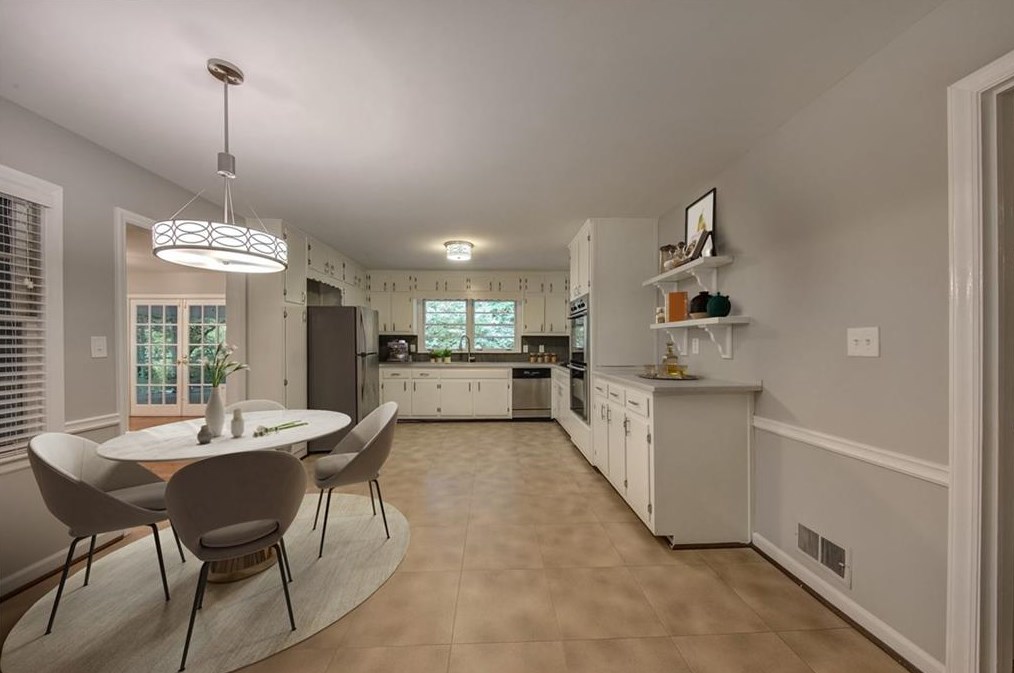 110 Wyndham Dr, Atlanta GA  30328-2045 exterior