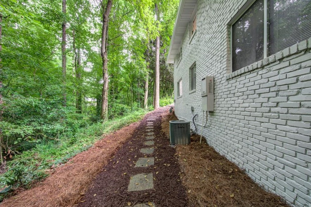 110 Wyndham Dr, Atlanta GA  30328-2045 exterior