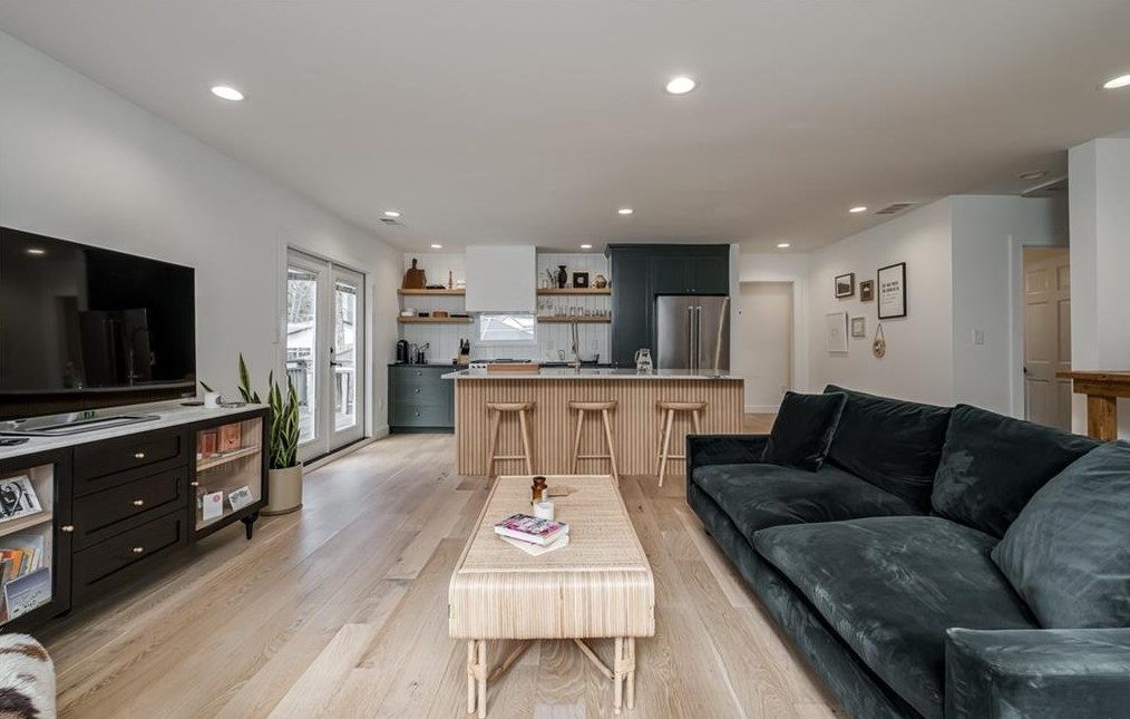 2524 Creekwood Ter, Decatur GA  30030-4509 exterior