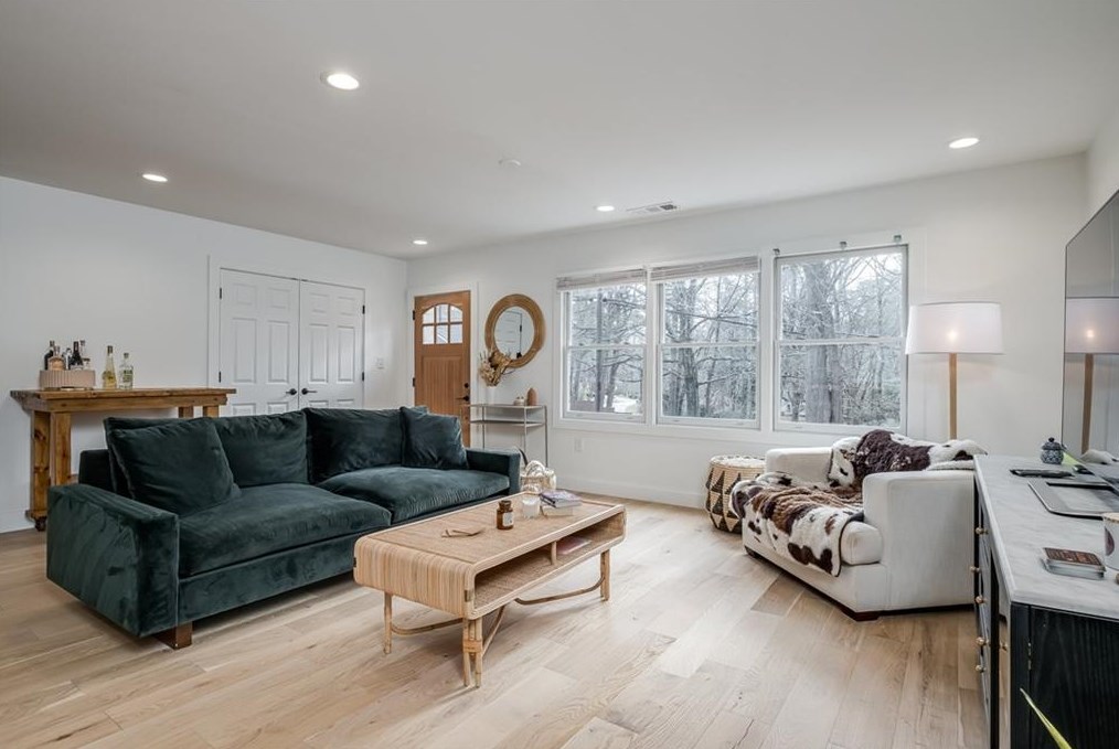 2524 Creekwood Ter, Decatur GA  30030-4509 exterior