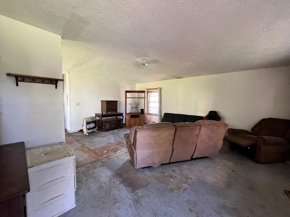 8 Stroud Dr Se, Mableton, GA 30126