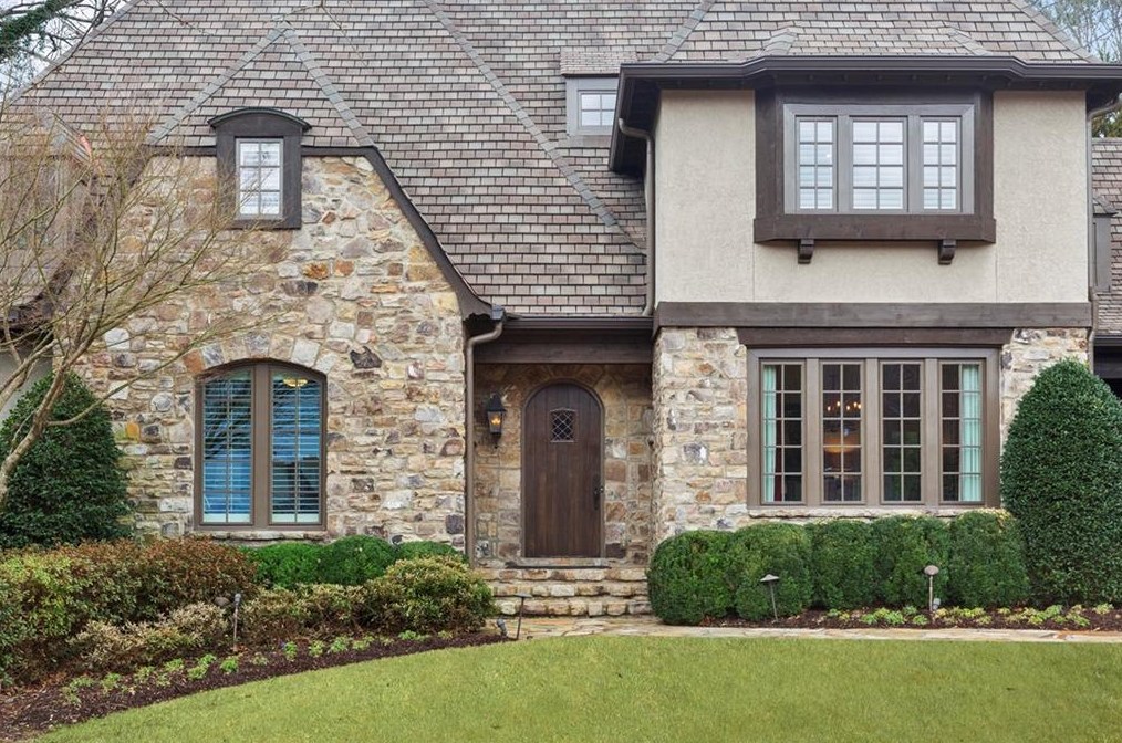 4170 Oaks Ct, Atlanta, GA 30342-3560