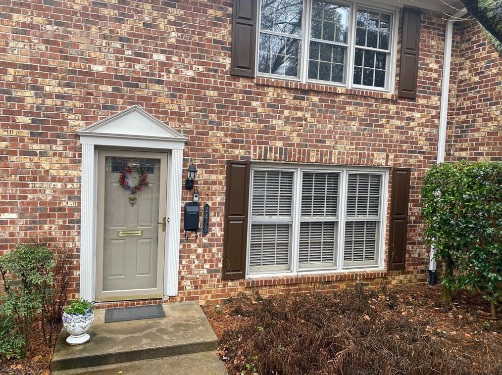 2415 Northlake Ct, Atlanta GA  30345-2225 exterior