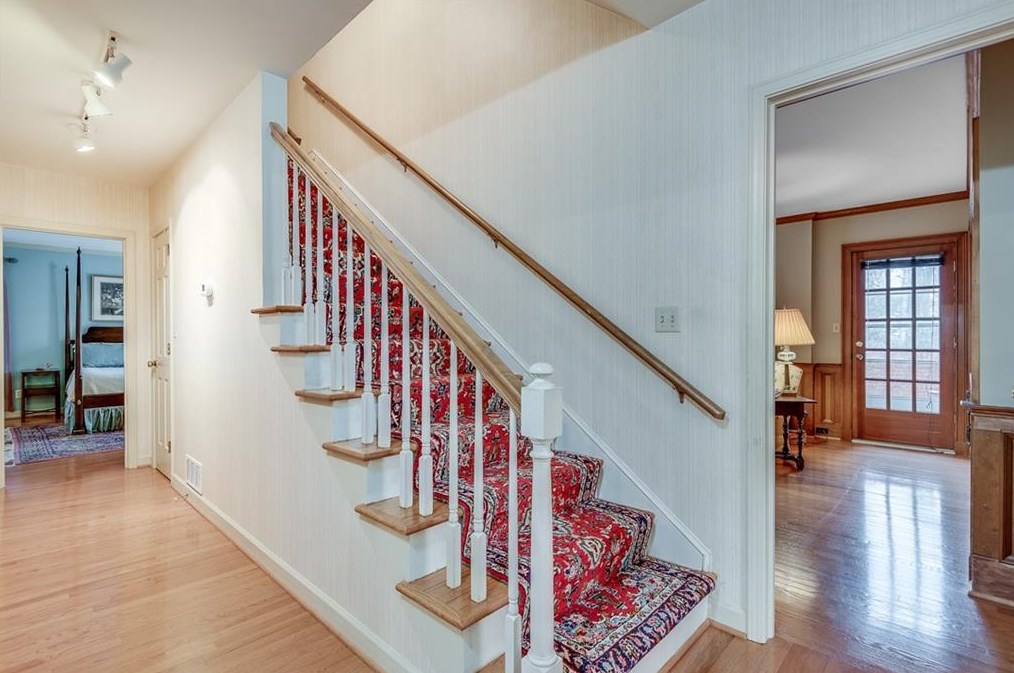 1816 Bedfordshire Dr, Decatur GA  30033-1406 exterior