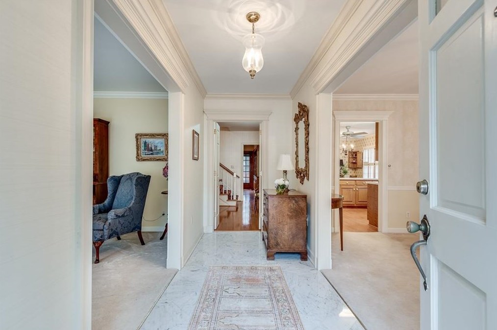 1816 Bedfordshire Dr, Decatur GA  30033-1406 exterior