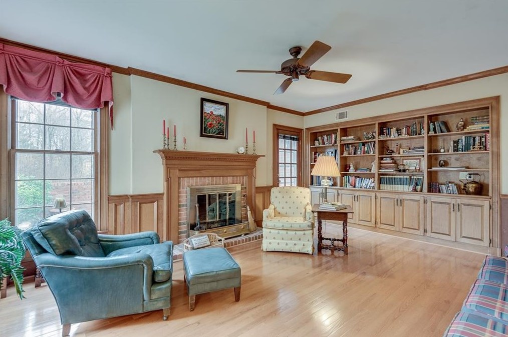 1816 Bedfordshire Dr, Decatur GA  30033-1406 exterior