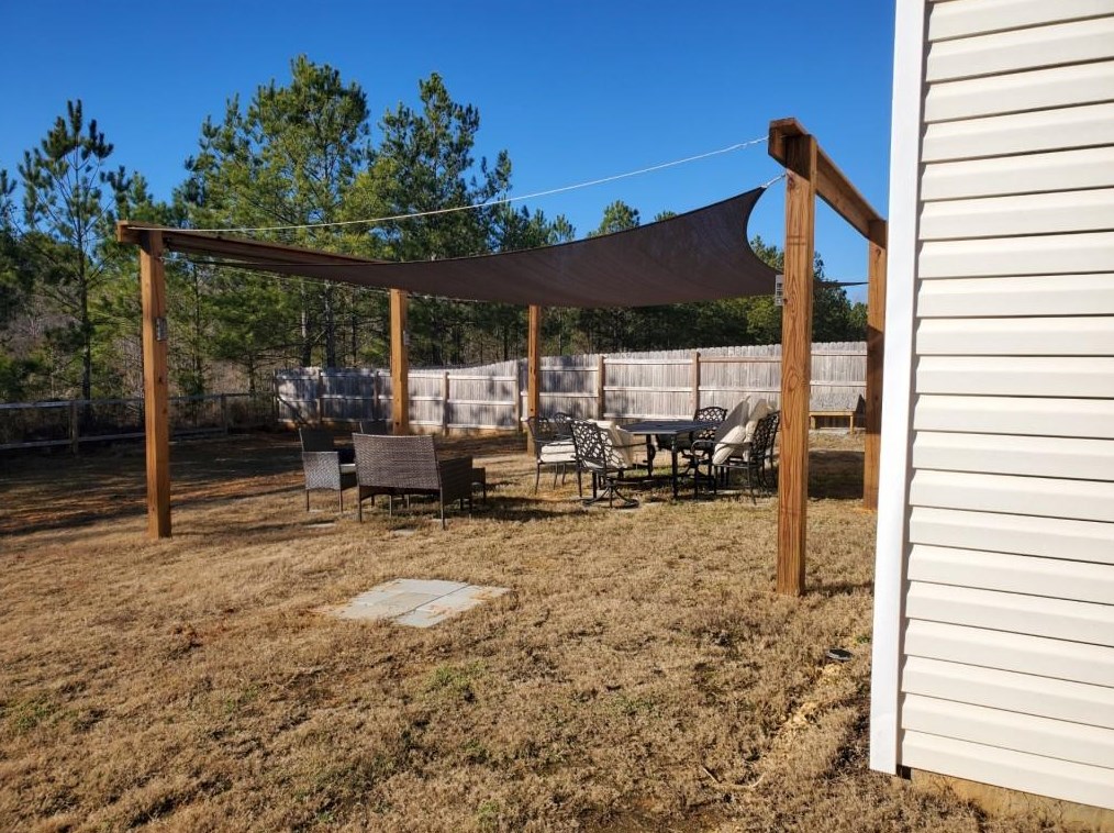 756 Riverside Dr, Calhoun GA  30701-5406 exterior