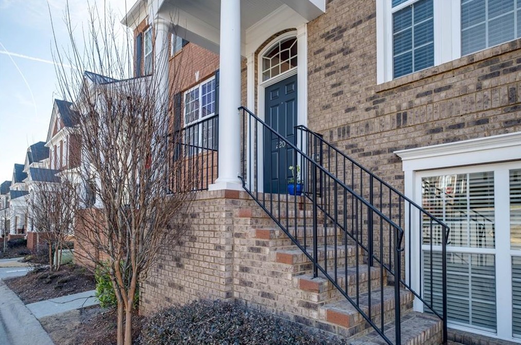 2200 Weldonberry Dr, Atlanta, GA 30319-5734