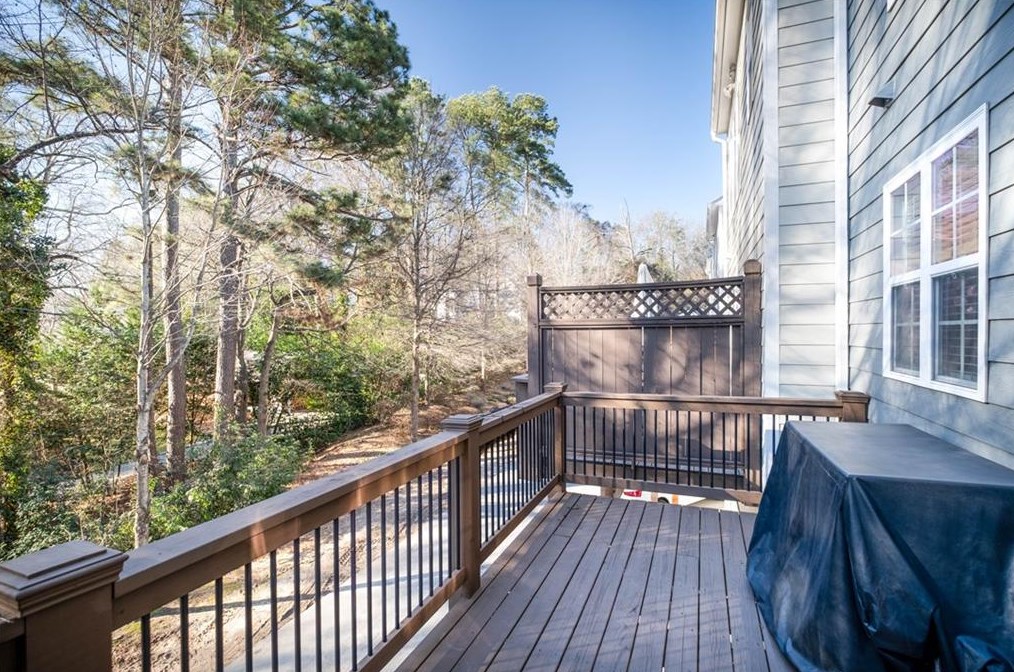 2200 Weldonberry Dr, Atlanta GA  30319-5734 exterior