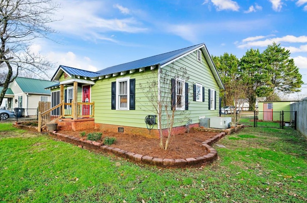 27 Walnut St, Aragon, GA 30104