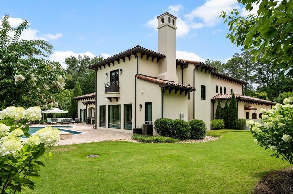 4746 Woodvale Dr, Atlanta GA  30327-4554 exterior