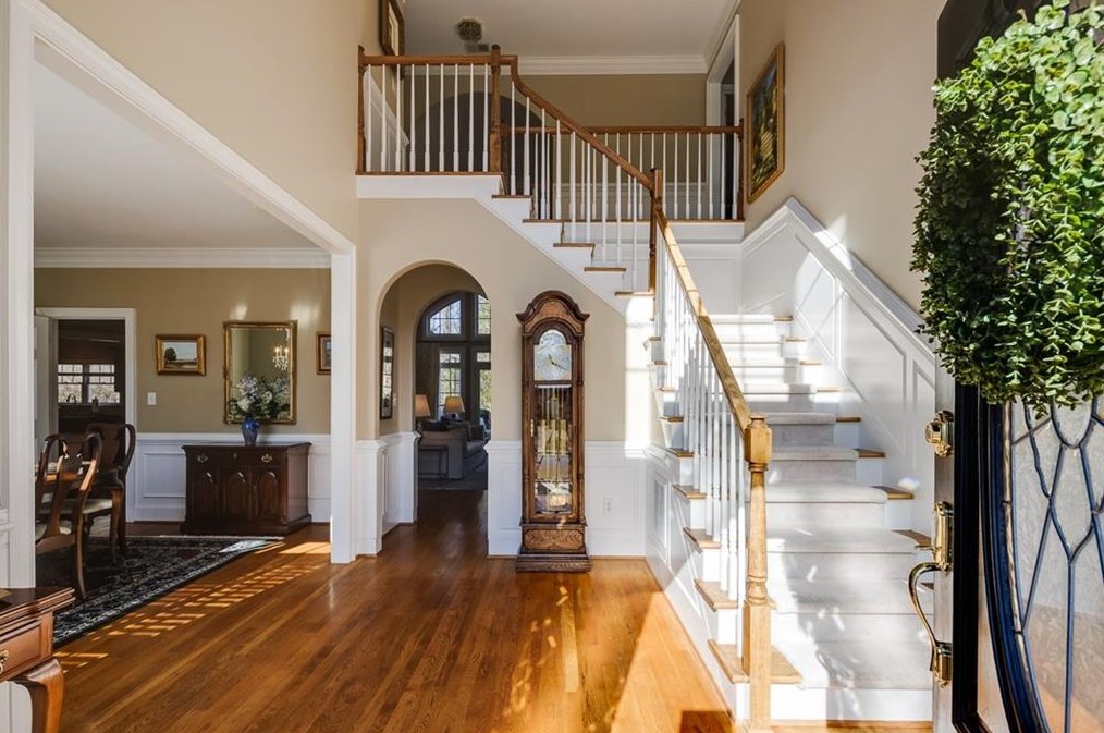 620 Treyburn Manor Dr, Alpharetta, GA 30004-3084
