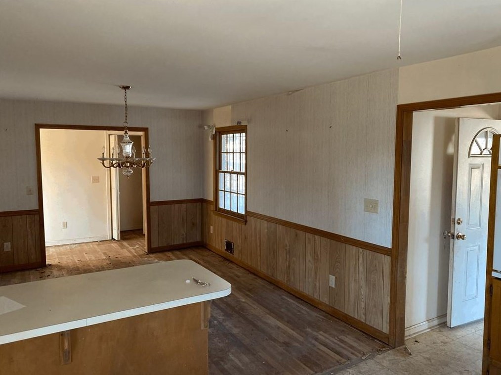 1451 Snapfinger Rd, Decatur GA  30032-5156 exterior