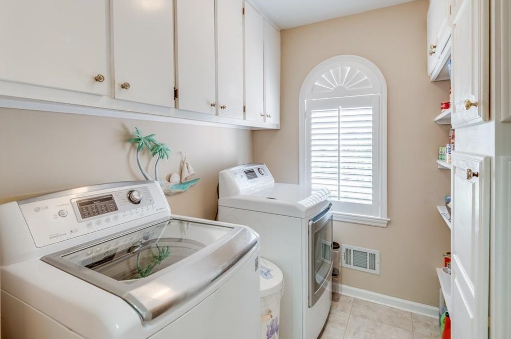 1281 Lake Washington Dr, Lawrenceville GA  30043-4173 exterior