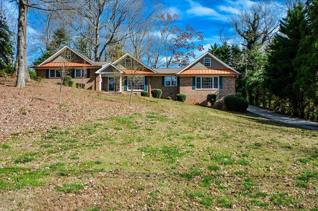 3200 Golf Club Dr, Gainesville, GA 30506