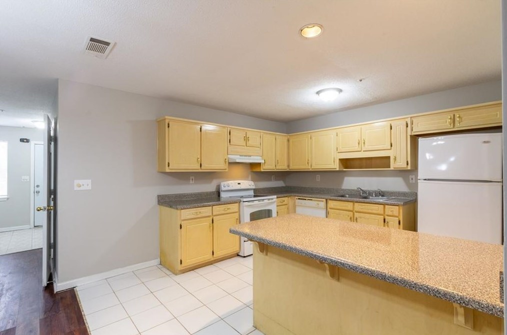 3816 Soapstone Rd, Decatur GA  30034-6983 exterior