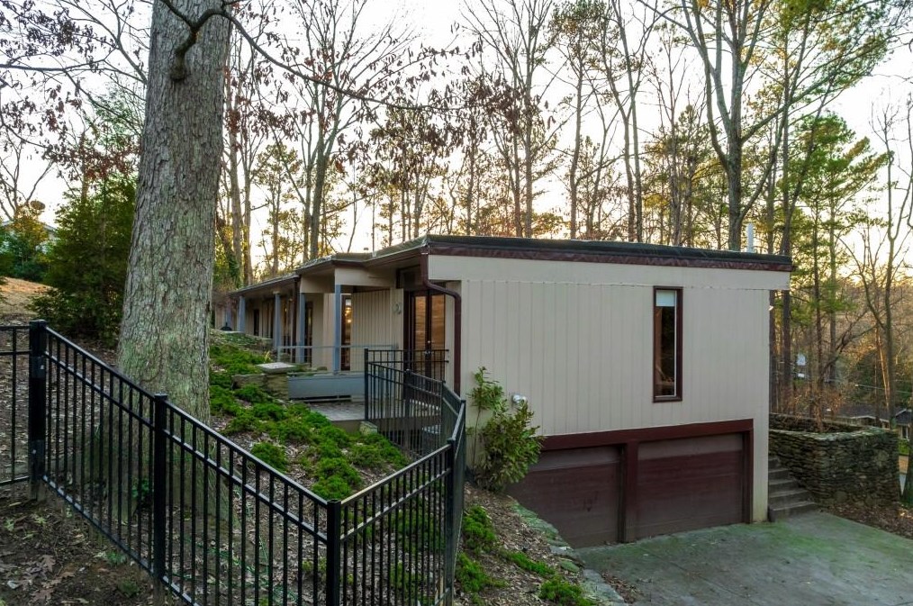 2979 Ridge Valley Rd, Atlanta, GA 30327-1829