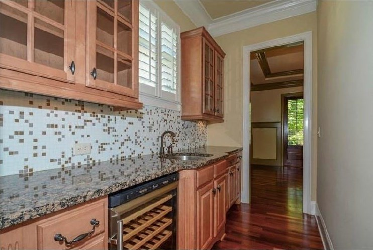 2584 Highland Ave, Smyrna GA  30080-2143 exterior