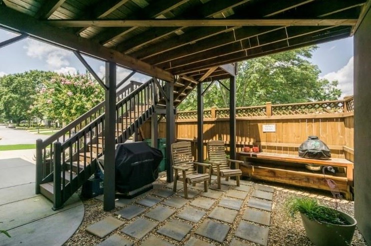 2584 Highland Ave, Smyrna GA  30080-2143 exterior