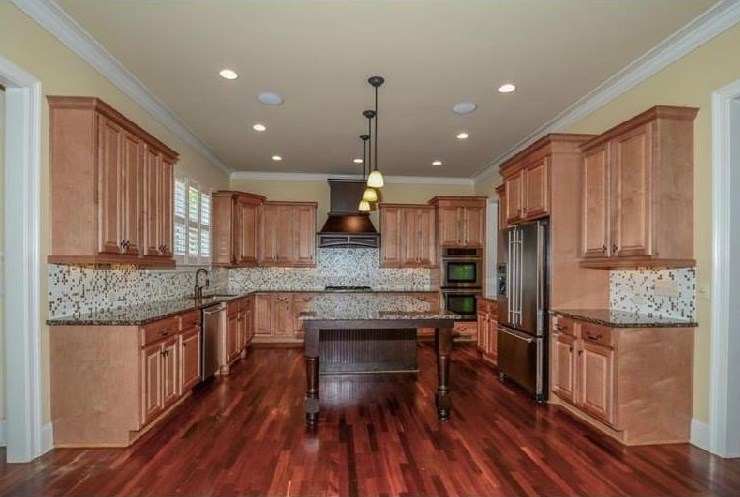 2584 Highland Ave, Smyrna GA  30080-2143 exterior