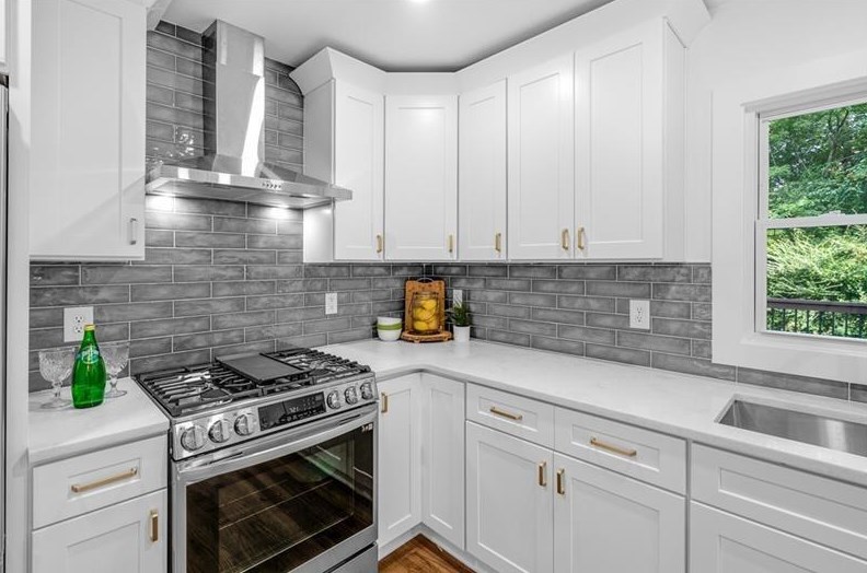 1710 Seneca Ct, Smyrna GA  30080-4551 exterior