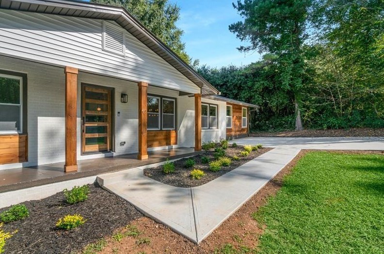 1710 Seneca Ct, Smyrna GA  30080-4551 exterior