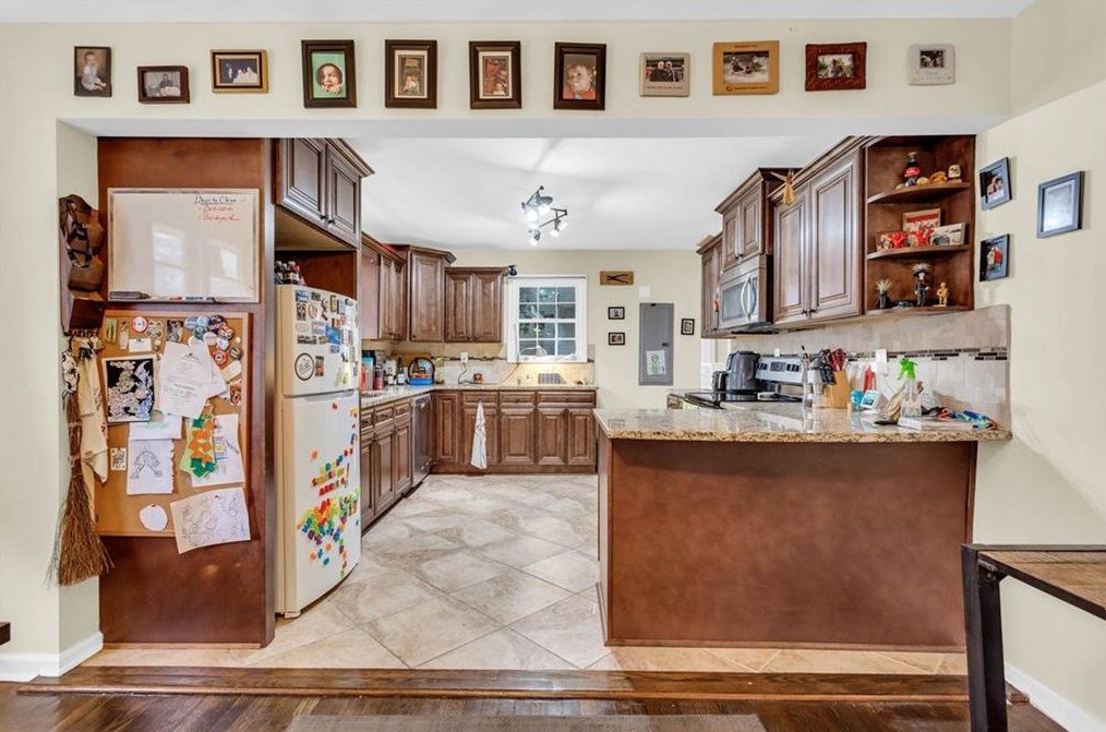 3423 Wren Rd, Decatur GA  30032-2575 exterior