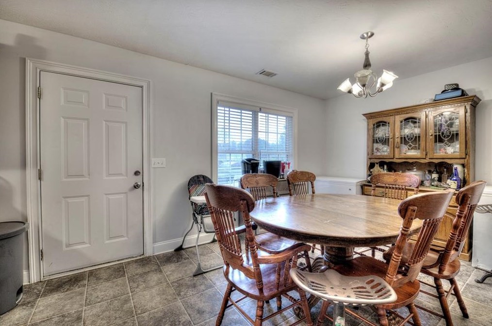 601 Hall Memorial Rd, Calhoun GA  30701-8357 exterior