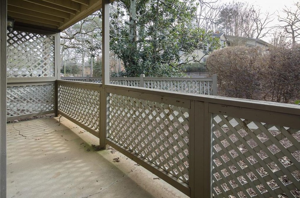 1234 Weatherstone Dr, Atlanta GA  30324-4644 exterior