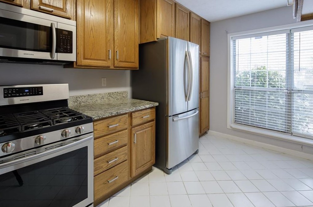 1234 Weatherstone Dr, Atlanta GA  30324-4644 exterior